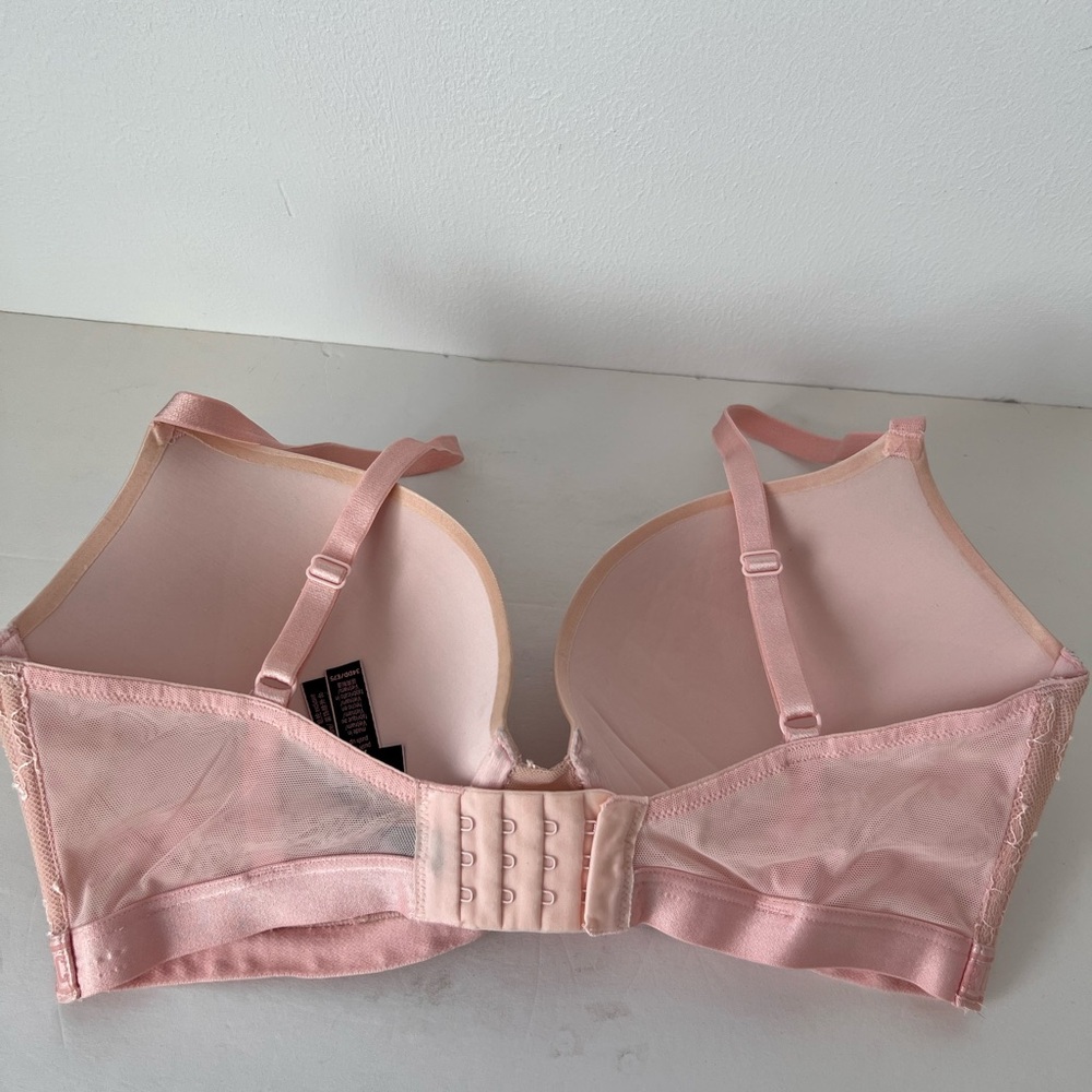 Victoria's Secret Blush Lace Bra - Picture 3 of 7